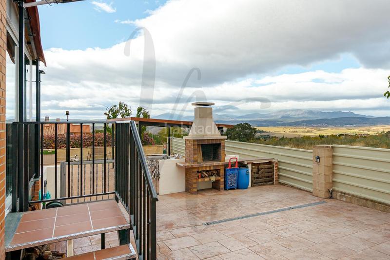 Foto dbd00b62-7bae-45b1-bbe4-855e3f4d2b66. Casa aparellada amb calefacció aparcament piscina a Uceda