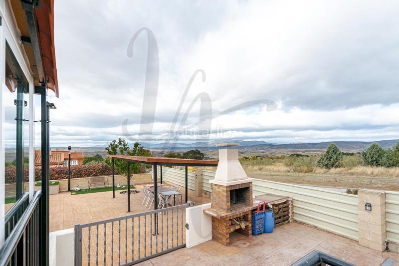 Foto e590f143-dfdb-4dc3-8a78-69a5c767309b. Casa bifamiliare con riscaldamento parcheggio piscina in Uceda