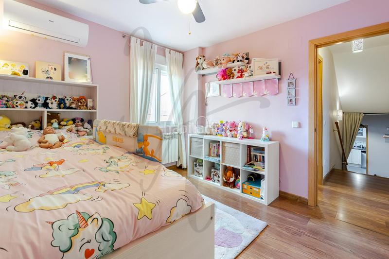 Foto 17d1f7d2-016c-45f5-90c2-369612201718. Maison jumelée avec chauffage parking piscine dans Uceda