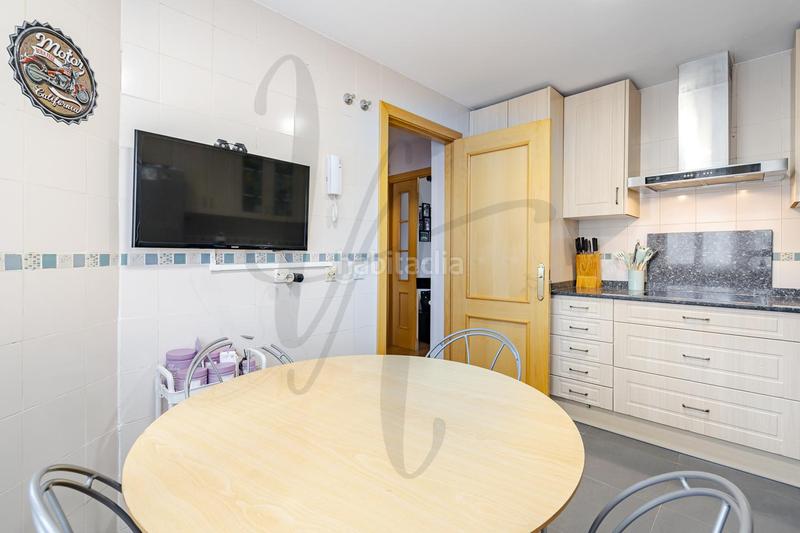 Foto 529c0590-4c40-44bb-b762-34920d7af21d. Maison jumelée avec chauffage parking piscine dans Uceda