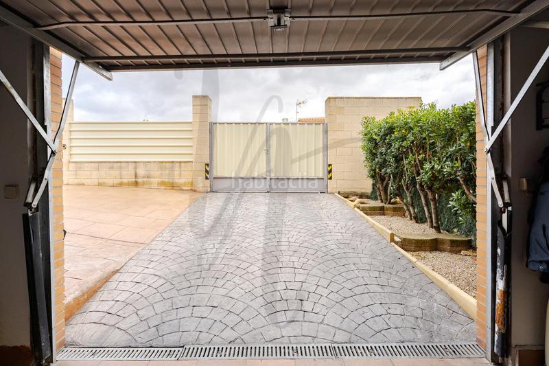 Foto 5fd7ab41-30e3-42e8-9f69-906b28c910da. Maison jumelée avec chauffage parking piscine dans Uceda