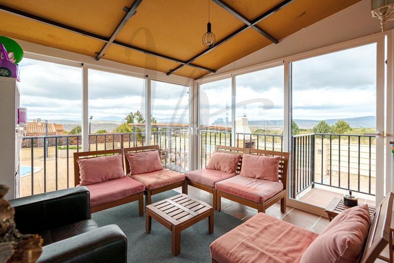 Foto 88f85095-f41d-4023-a544-ea8d306da46b. Maison jumelée avec chauffage parking piscine dans Uceda