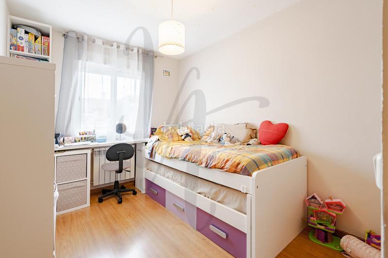 Foto a2b45ddd-e699-41f6-b677-42a5feda9463. Maison jumelée avec chauffage parking piscine dans Uceda