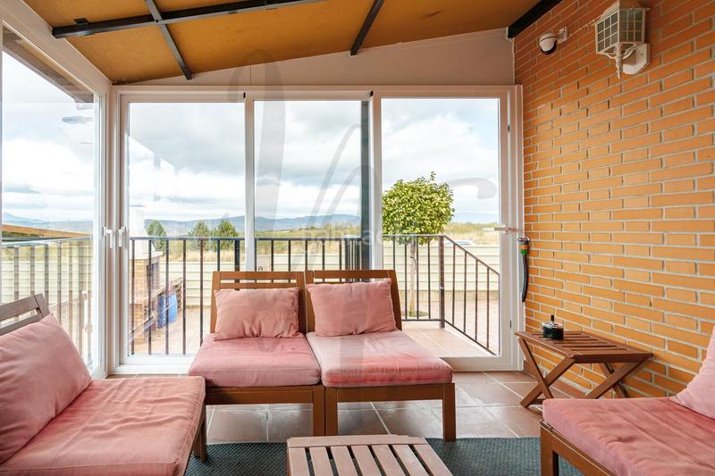 Foto a879183f-8ab2-4ec0-8460-71627f2f10f5. Maison jumelée avec chauffage parking piscine dans Uceda