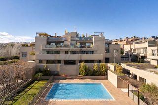 �tic  Bulevar manzanares. �tico de 157m, 3 terrazas, 4 dormitorios y 3 plazas de garaje