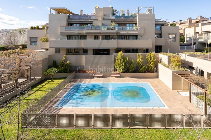 Foto 9583b269-f40b-40a5-81a7-24479781062f. Àtic amb calefacció aparcament piscina a Tempranales San Sebastián de los Reyes