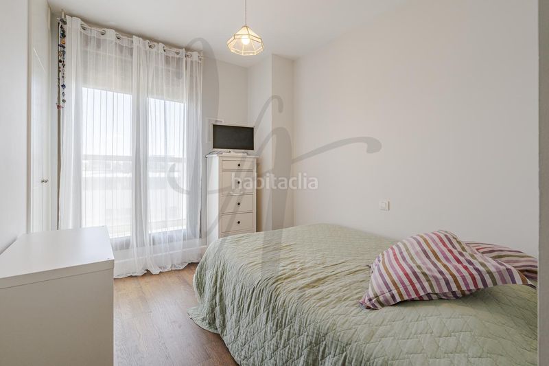 Foto eef14040-38c5-4f6b-b5fa-8f8b6c9c2a91. Àtic amb calefacció aparcament piscina a Tempranales San Sebastián de los Reyes