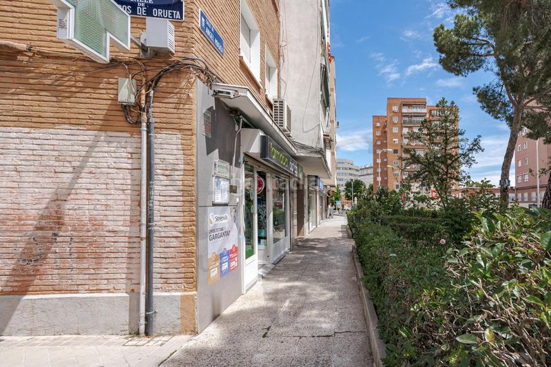 Foto 5e1506f3-e11e-4a76-9035-2f41d9fee638. Planta baixa amb calefacció aparcament a Tres Olivos-Valverde Madrid