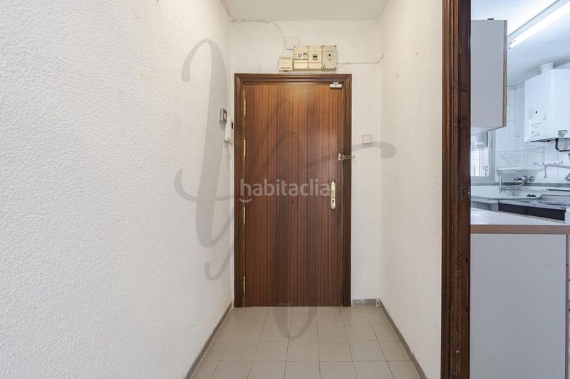 Foto c82ad7f7-6eab-48f5-b000-82f8dd46418d. Planta baixa amb calefacció aparcament a Tres Olivos-Valverde Madrid