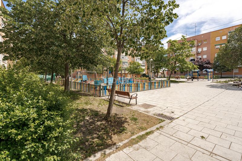 Foto dfdda856-d30b-45a7-a6fb-41175b05ce21. Planta baixa amb calefacció aparcament a Tres Olivos-Valverde Madrid