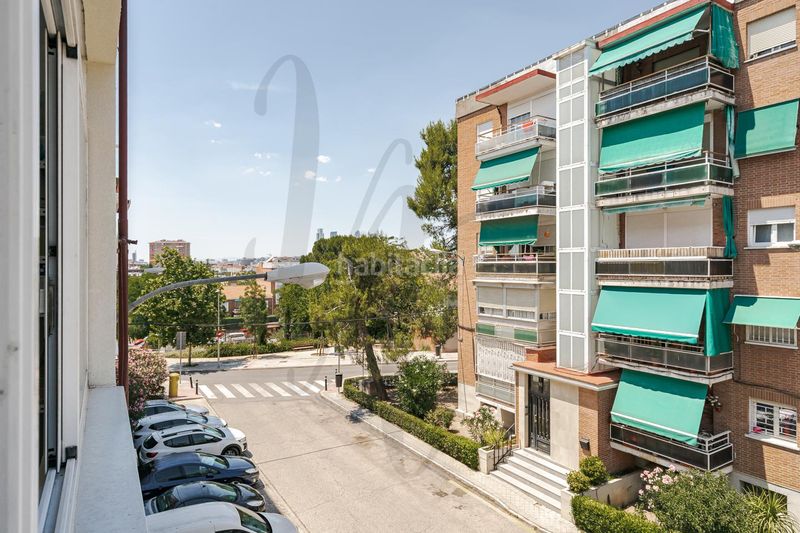 Foto 7e572024-be77-49e3-a8dd-4367da2928e5. Flat with heating parking in Canillas Madrid