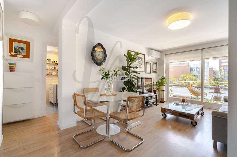 Foto c2f49653-4802-4c04-93a1-0a922fdcca4c. Flat with heating parking in Canillas Madrid
