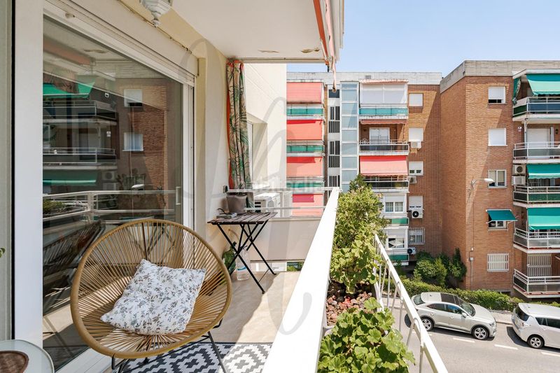 Foto d0801fb4-e45e-44b4-9739-3a37f5c83def. Flat with heating parking in Canillas Madrid