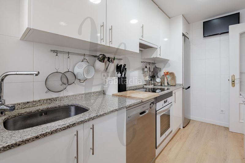 Foto e1537ed5-21da-49e9-8aff-8103d22ad7ef. Flat with heating parking in Canillas Madrid