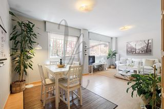 Rent Ground floor  Avenida navarrondan. Piso de 1 dormitorio, 1 baño, cocina equipada
