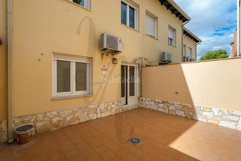 Foto 2d35e9fb-3d8b-4566-af0f-323f2628c798. Casa adossada amb calefacció aparcament a San Benito-Soledad-Hispanidad Ciempozuelos