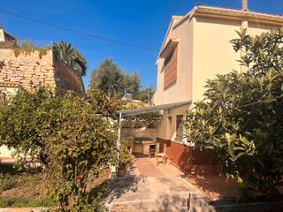 Chalet in Finestrat Pueblo. Chalet con 7000 m2 de parcela en el pueblo de finestrat.