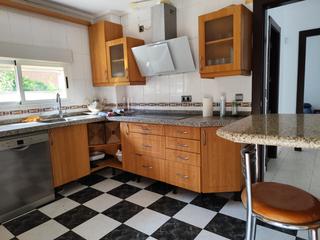 Chalet en La Vega. Chalet en venta en la vega, 5 dormitorios.