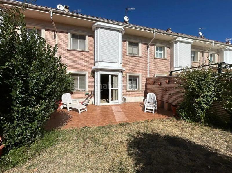 Foto 8b7525bf-d9c5-4e9a-b90f-cd65a5c24977. Casa a schiera con riscaldamento parcheggio in La Vega Arroyo de la Encomienda