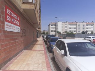 Local Comercial a La Vega. Local com. en venta en la vega.