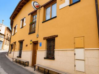 Building in Centro. Hotel en venta en ciguñuela, 8 dormitorios.