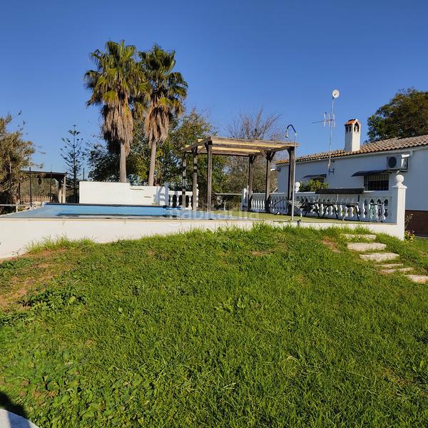 Foto 435a25b1-e650-47bf-9284-046b62d9d871. Xalet amb xemeneia aparcament piscina a Pedanías Norte Utrera