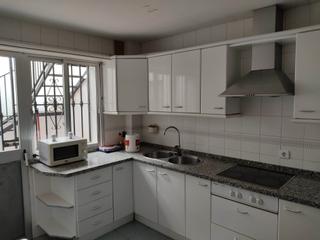 Appartement à Estación - La Fontanilla - El Tinte. Piso independiente, 3 dormitorio con patio y cochera