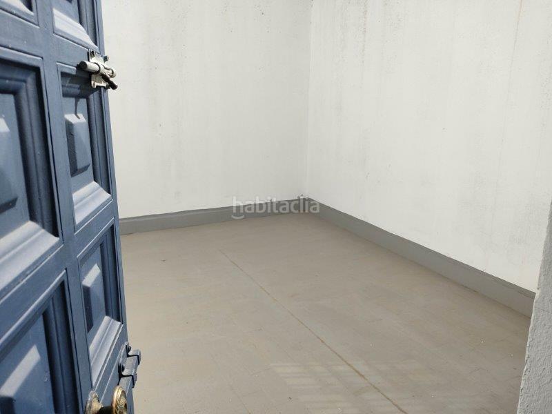 Foto c6afe498-91c9-4ec3-9f55-56bf8d3cdcc9. Alquiler local comercial alquilo local en planta primera para oficina en Utrera