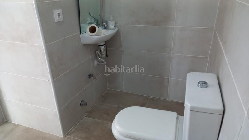 Foto 0da05fe3-e9a7-401a-8e8f-ff486f8af1fc. Alquiler local comercial alquilo local de 70 m² constr. en barriada en Utrera