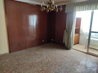 Etagenwohnung in Torre Cruz - Los Molinos. Piso con ascensor, 3 dormitorios y 2 baños, zona mª auxiliadora