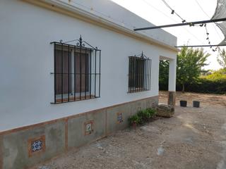 Chalet à Pedanías Norte. Vendo chalet próximo a utrera
