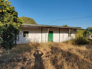 Chalet in Pedanías Norte. Venta parcela utrera con edificación