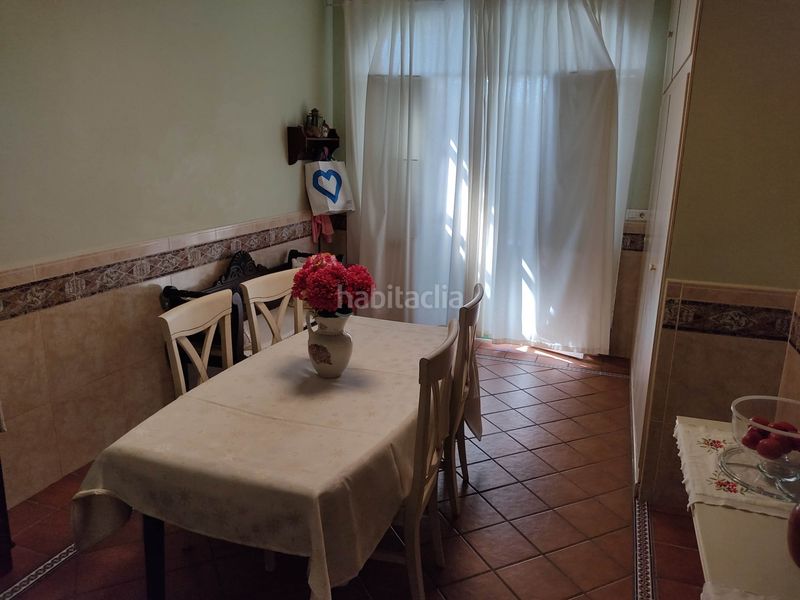 Foto d3ba0b34-4cf5-4cbc-a8f1-f866d498c83e. Casa adossada amb xemeneia aparcament a Consolación Utrera