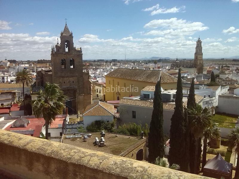 Foto e866888d-64e0-4410-b868-7e2586edd64e. Terreno residencial solar de 106 m². hace esquina. en Utrera