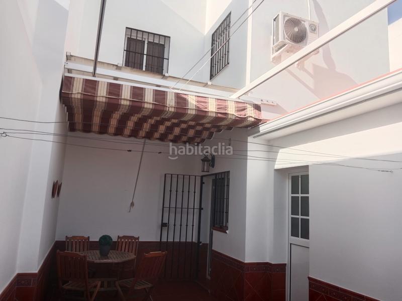 Foto 8aa96ef4-57af-4a25-aaf9-2d44579a6f80. Casa vivienda con cochera, patio grande y tres dormitorios en Utrera