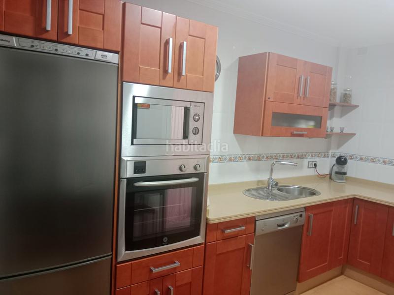 Foto 98522885-dd2a-4a18-9cc1-84b409dfd2dd. Casa vivienda con cochera, patio grande y tres dormitorios en Utrera