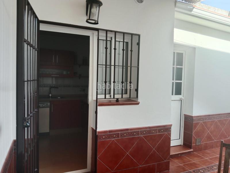 Foto c477604e-6315-4334-968b-933133bfb93d. Casa vivienda con cochera, patio grande y tres dormitorios en Utrera