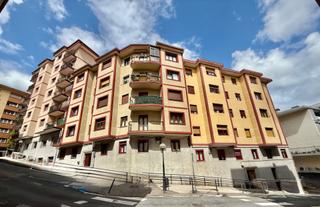 Pis a Lekaenea kalea 20. Piso de tres habitaciones en anzaran