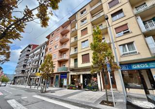 Pis  Ondaribi'ko karika 12. Vivienda de 2 habitaciones en calle fuenterrabía