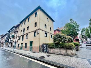 Zweistöckige Wohnung  Calle de pelegrín de uranzu. Venta piso junto a la plaza urdanibia