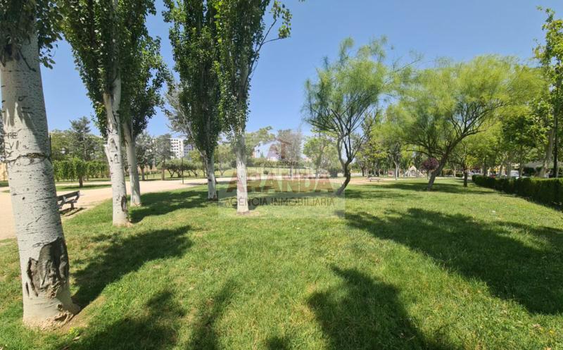 Foto 8cd169a0-cbc4-40d9-b7bd-3df531506fdc. Appartamento con riscaldamento parcheggio piscina in Zaragoza