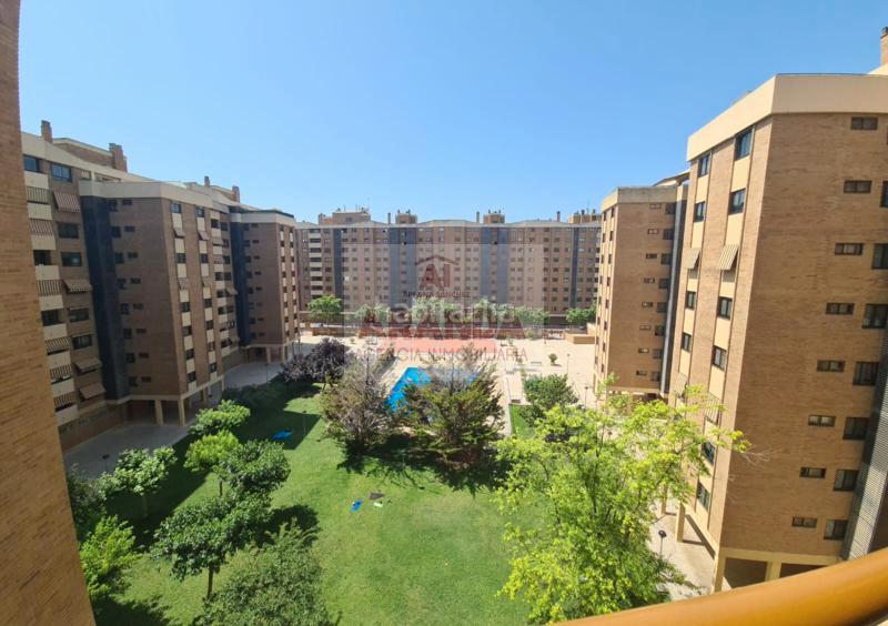 Foto c48673f6-16a8-4c7d-87d4-d25a137e0cf1. Appartamento con riscaldamento parcheggio piscina in Zaragoza
