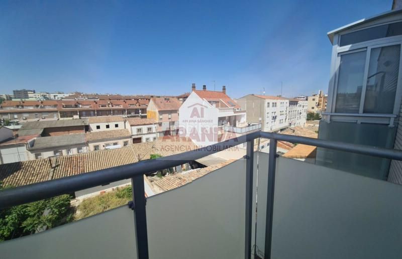 Foto 5db7fcf9-1895-40e3-a069-184de6a6f0c3. Dúplex en Miralbueno Zaragoza