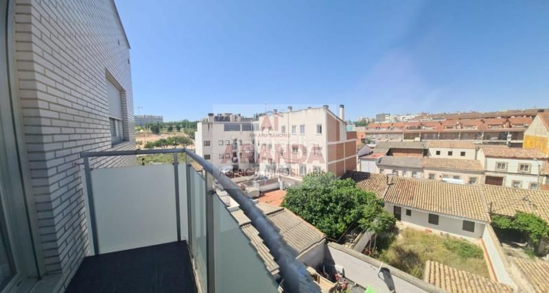 Foto c8a9be97-af93-4879-a8e6-eb9987d54cc5. Dúplex en Miralbueno Zaragoza