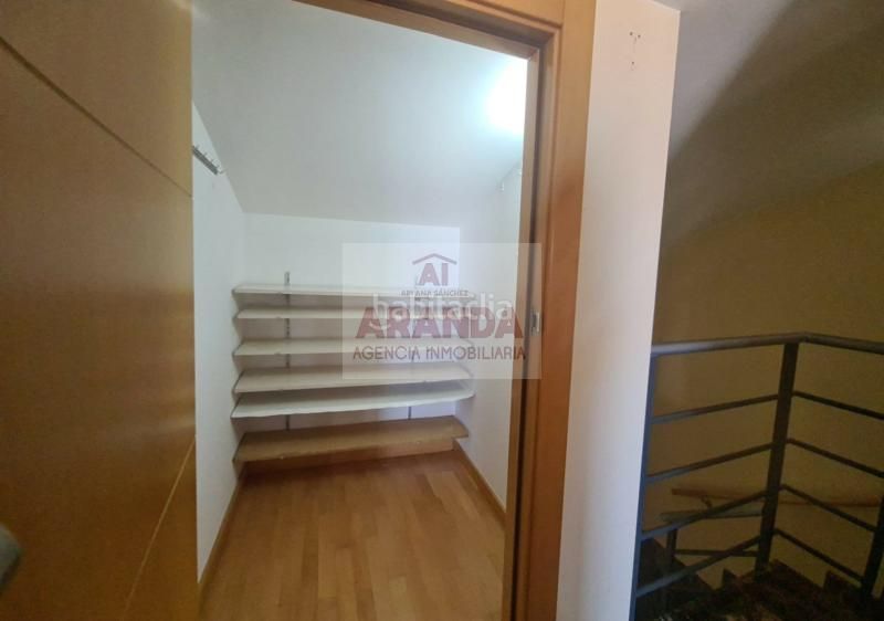 Foto fdde38c9-b6c1-4895-bc22-935908f7a1a9. Dúplex en Miralbueno Zaragoza