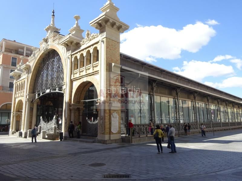 Foto afc14a40-2fe8-4414-a800-42660fb2df23. Apartamento  en edificio singular (antiguo palacete) en Zaragoza
