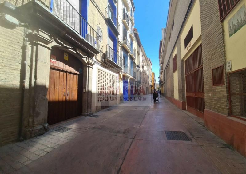 Foto c30710df-b261-4971-81e7-35de00e3c3d5. Apartamento  en edificio singular (antiguo palacete) en Zaragoza