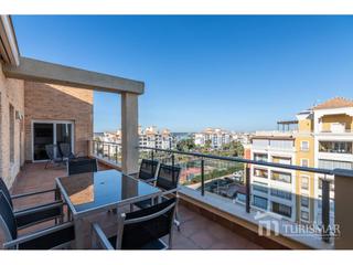 Àtic a De la cruz 1. Residencial espigón levante