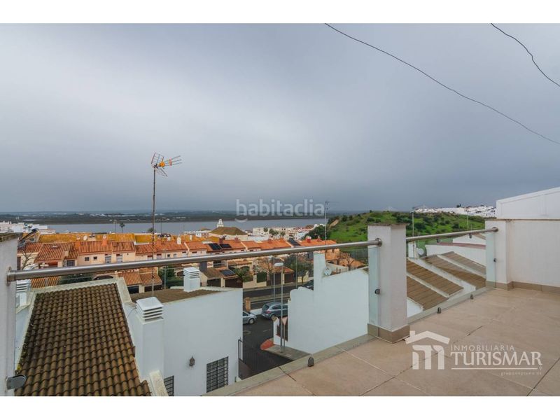 Foto d45b8d45-3cdb-4e66-a65e-263dc703a153. Casa aparellada a calle murcia 1 a Ayamonte ciudad Ayamonte