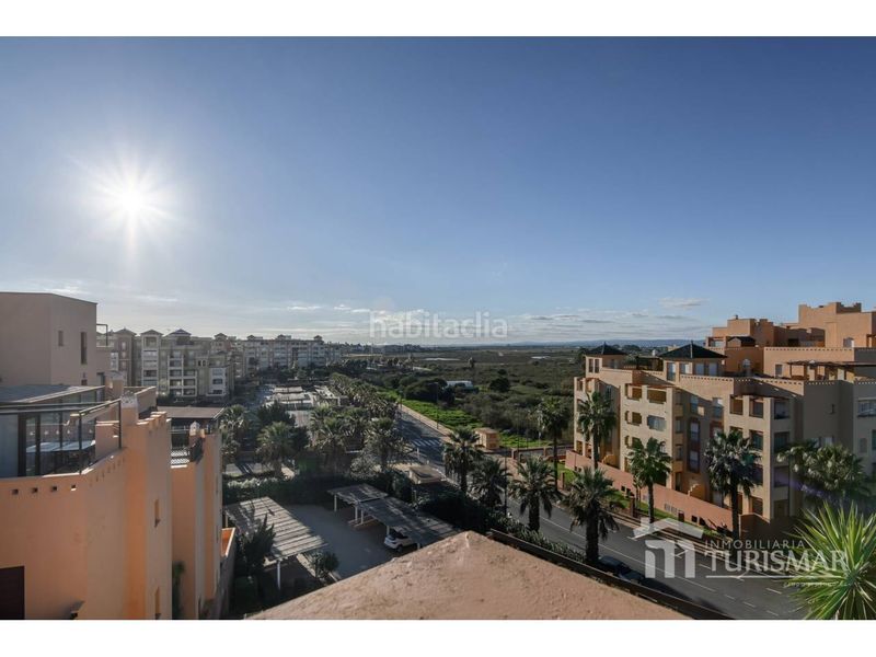 Foto 7aeb3330-60d4-45e9-a5c8-b1bb86a8df4a. Apartament amb aparcament piscina a Isla Canela Ayamonte